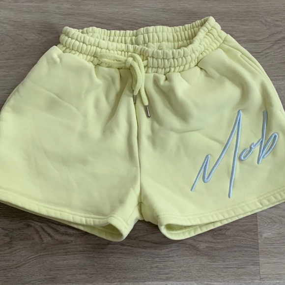 Strawberry Milk Mob - Yellow Short - Picture 3 of 7